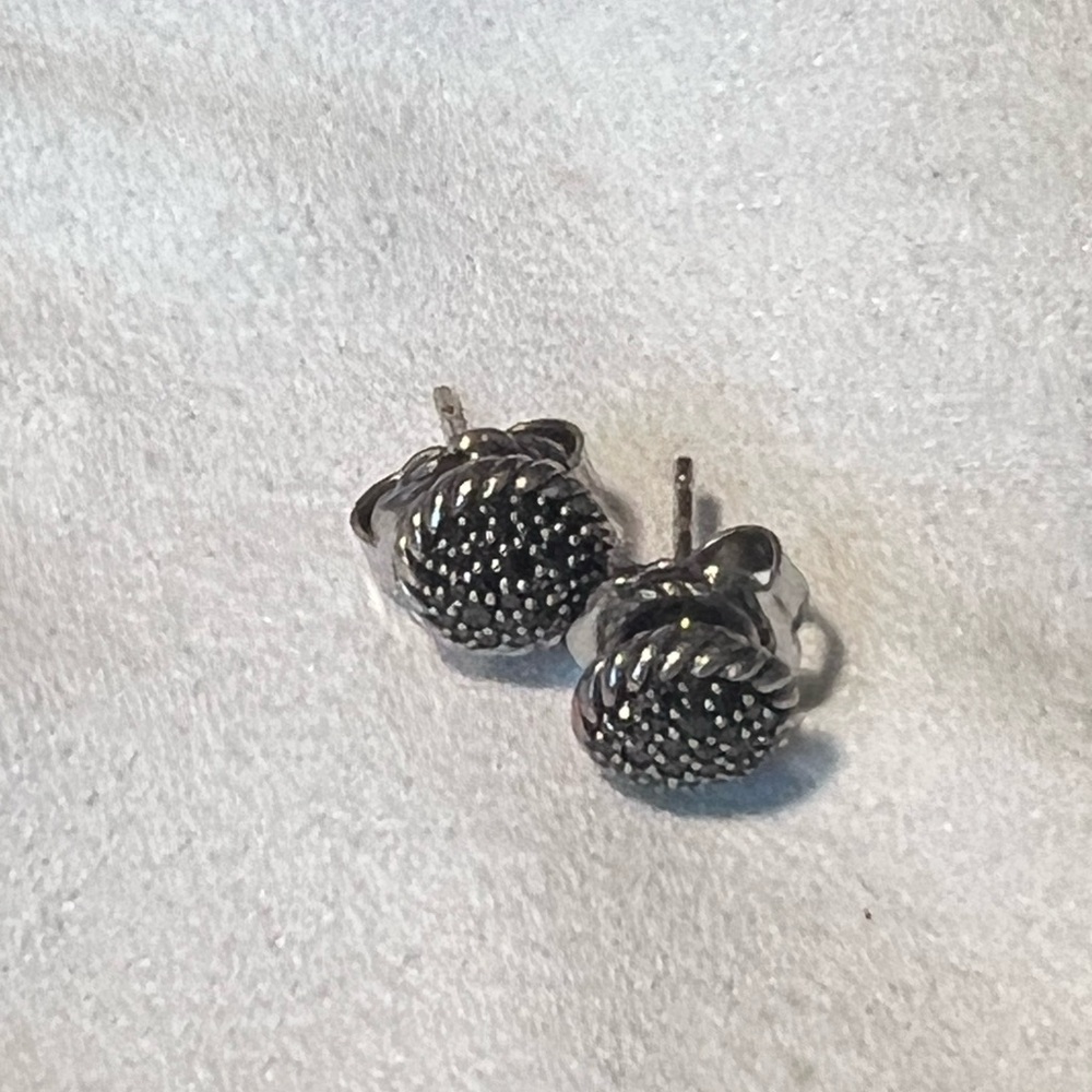 ✅ AUTH David Yurman BLACK DIAMOND Sterling Silver & white gold earrings w/bag - Picture 2 of 7